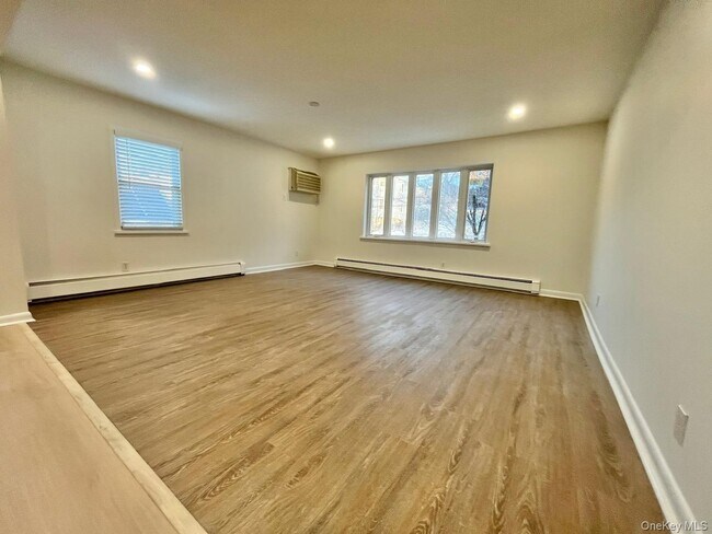 Building Photo - 103 Bennett Ave