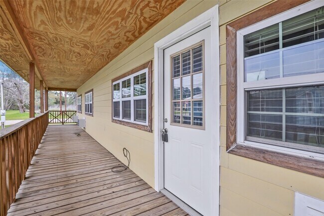 Building Photo - 10821 TX-150