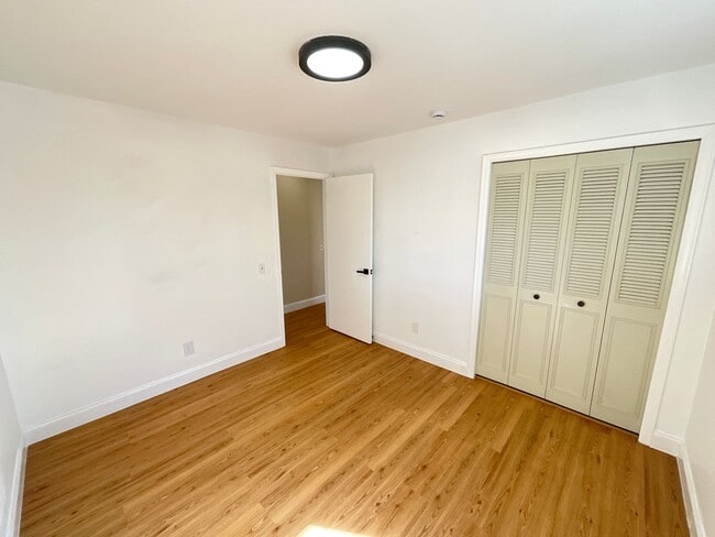 Building Photo - 4 Bedroom Home Available Near E Cheyenne M...