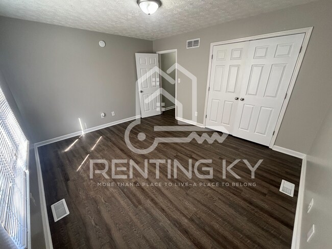 Building Photo - Newly Renovated 3-Bed, 2-Bath Stand-alone House!