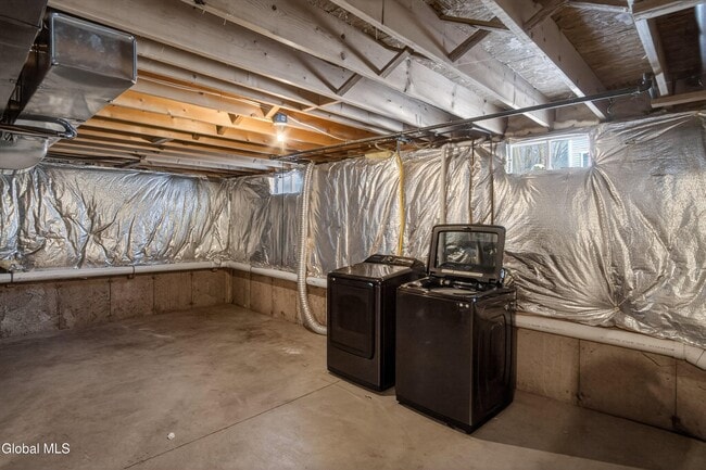 Building Photo - 3 David Ln