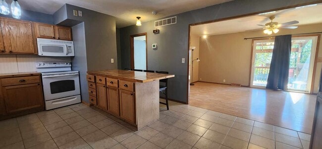 Building Photo - Spacious Home for Rent!
