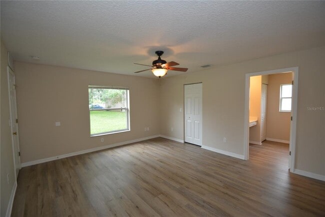 Building Photo - 20 Wheeler Ln