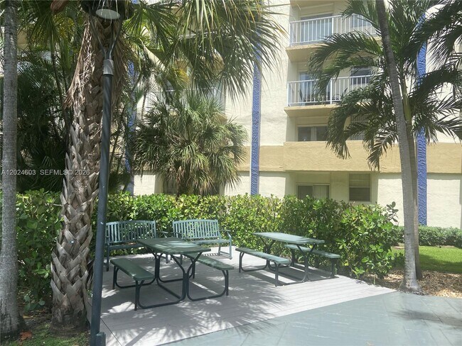 Building Photo - 4550 NW 9th St