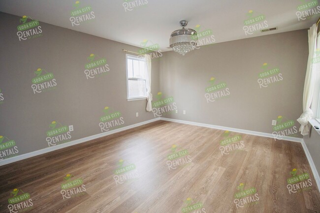 Building Photo - Available Now for Immediate Move In OR Pre...