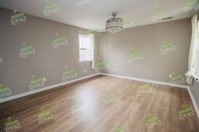 Building Photo - Pre-Lease for July 14th 2026- 3 Bedroom, 2...