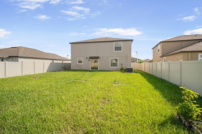 Building Photo - Newer Construction Rental with Open Layout...