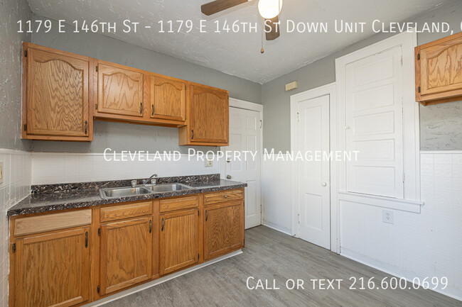 Building Photo - Renovated Cleveland Duplex