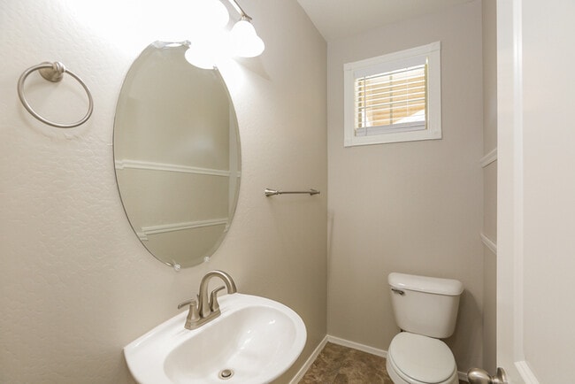 Building Photo - 1737 S Desert View Pl