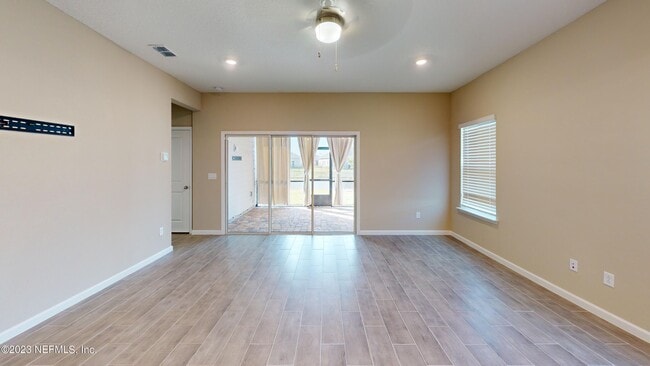 Building Photo - 3965 Cloverdale Ct