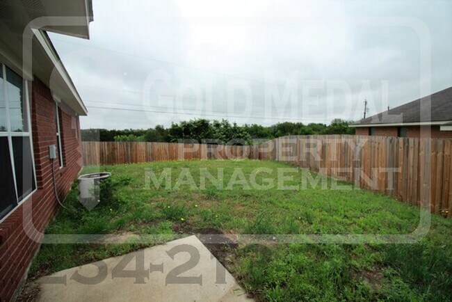Building Photo - 217 Janelle Dr