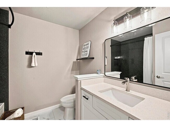 Building Photo - 2431 Sunstone Dr
