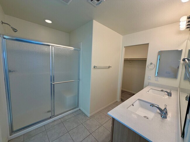 Building Photo - Great 3 bedroom in Cadence
