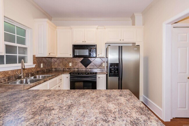 Building Photo - 7106 Ohio St