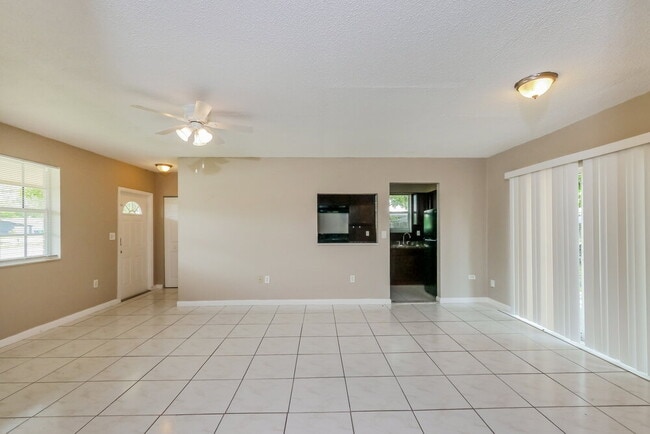 Building Photo - 7311 Miramar Pkwy
