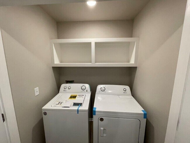 Building Photo - 3 bed 2 bath town home in Putnam City Scho...