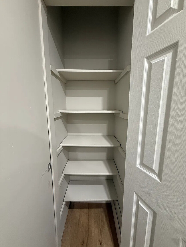 Building Photo - 11 Van Buren Pl