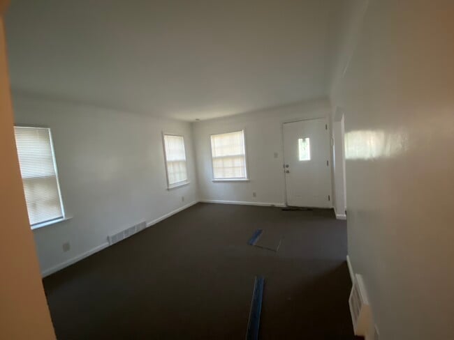 Building Photo - Goulburn