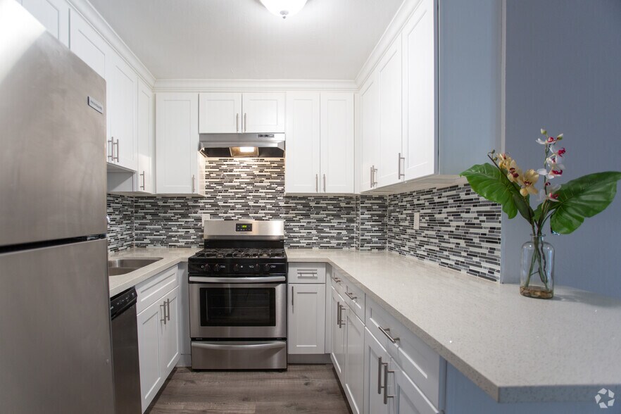 Sylvan Apartments 14648 Sylvan St Van Nuys CA 91411 Apartment Finder