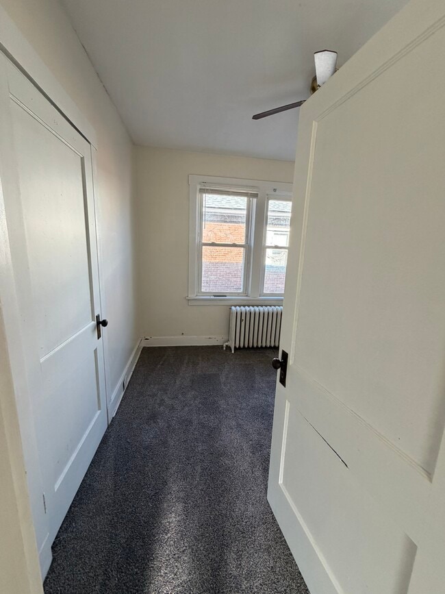 Building Photo - 3827-3827 Brighton Rd