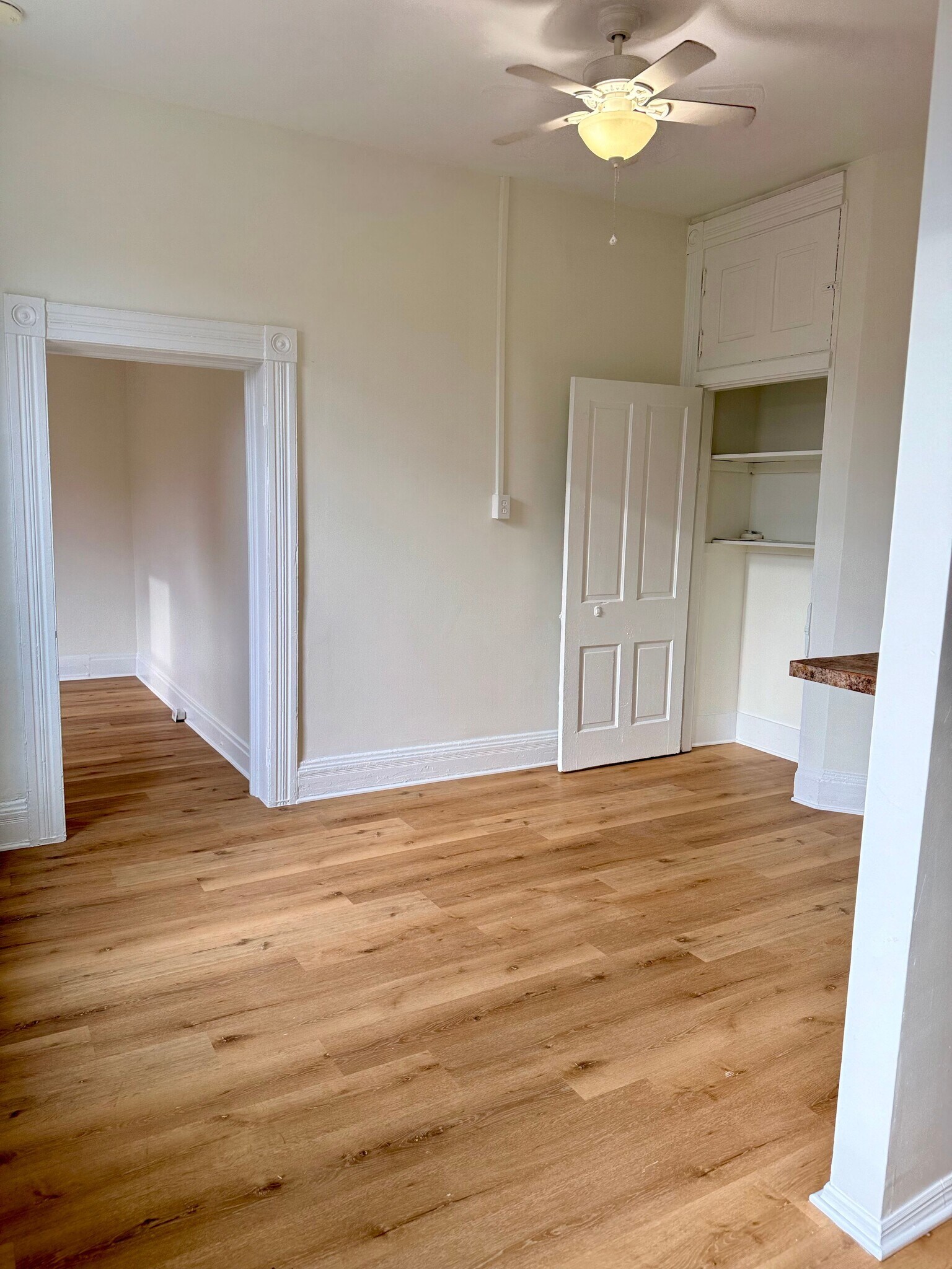 Building Photo - 217 W 11th St