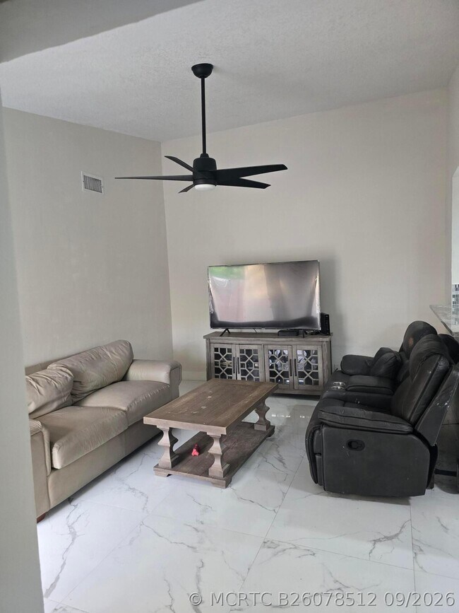 Building Photo - 3801 Waterview Cir