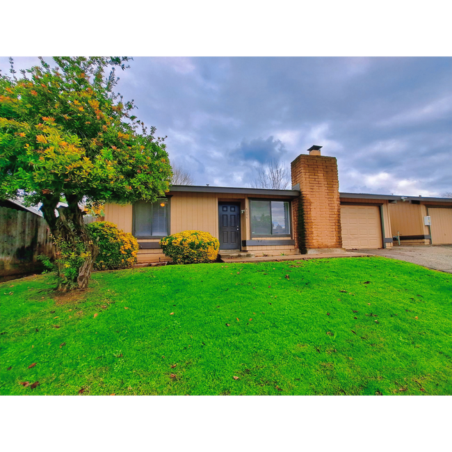 Building Photo - 4090-4094 N. Feland Ave.