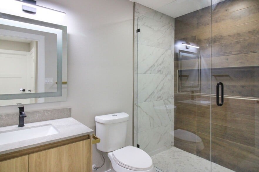 Building Photo - 2231 Corales St