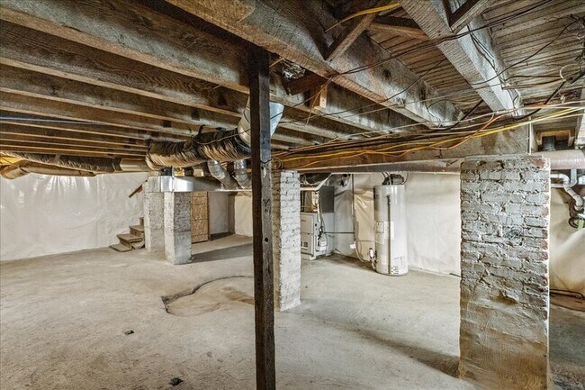 Building Photo - 216 N King St