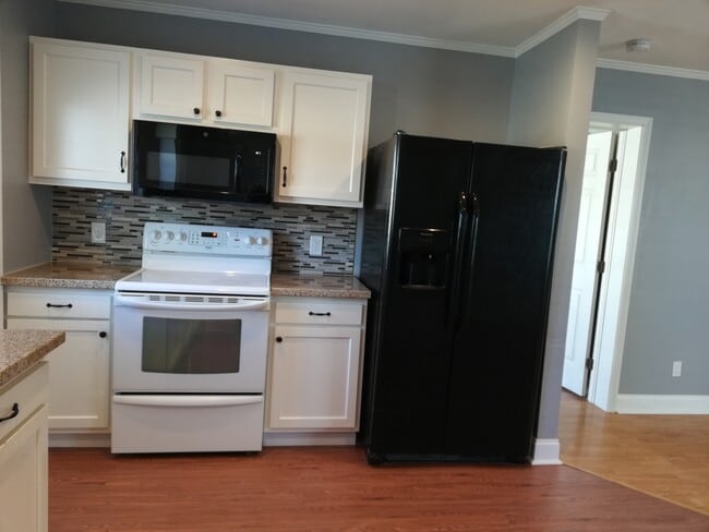 Building Photo - 1709 Sails Way