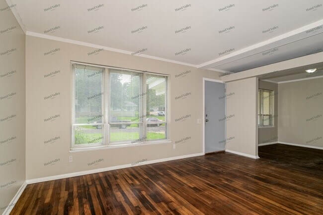 Building Photo - 10623 Hallwood Dr