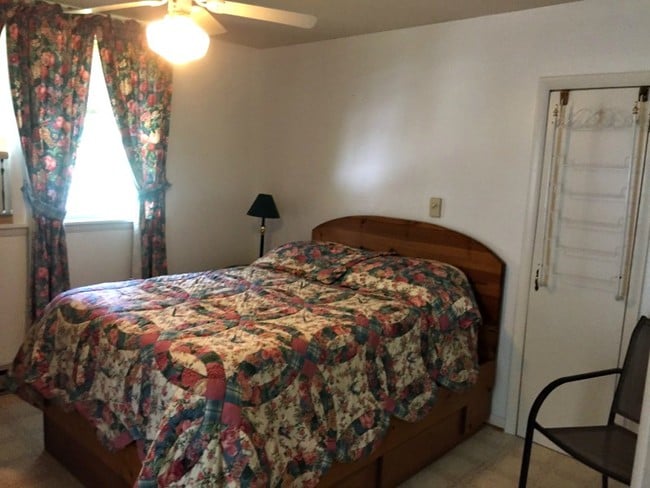 Building Photo - 294 Hines Ave