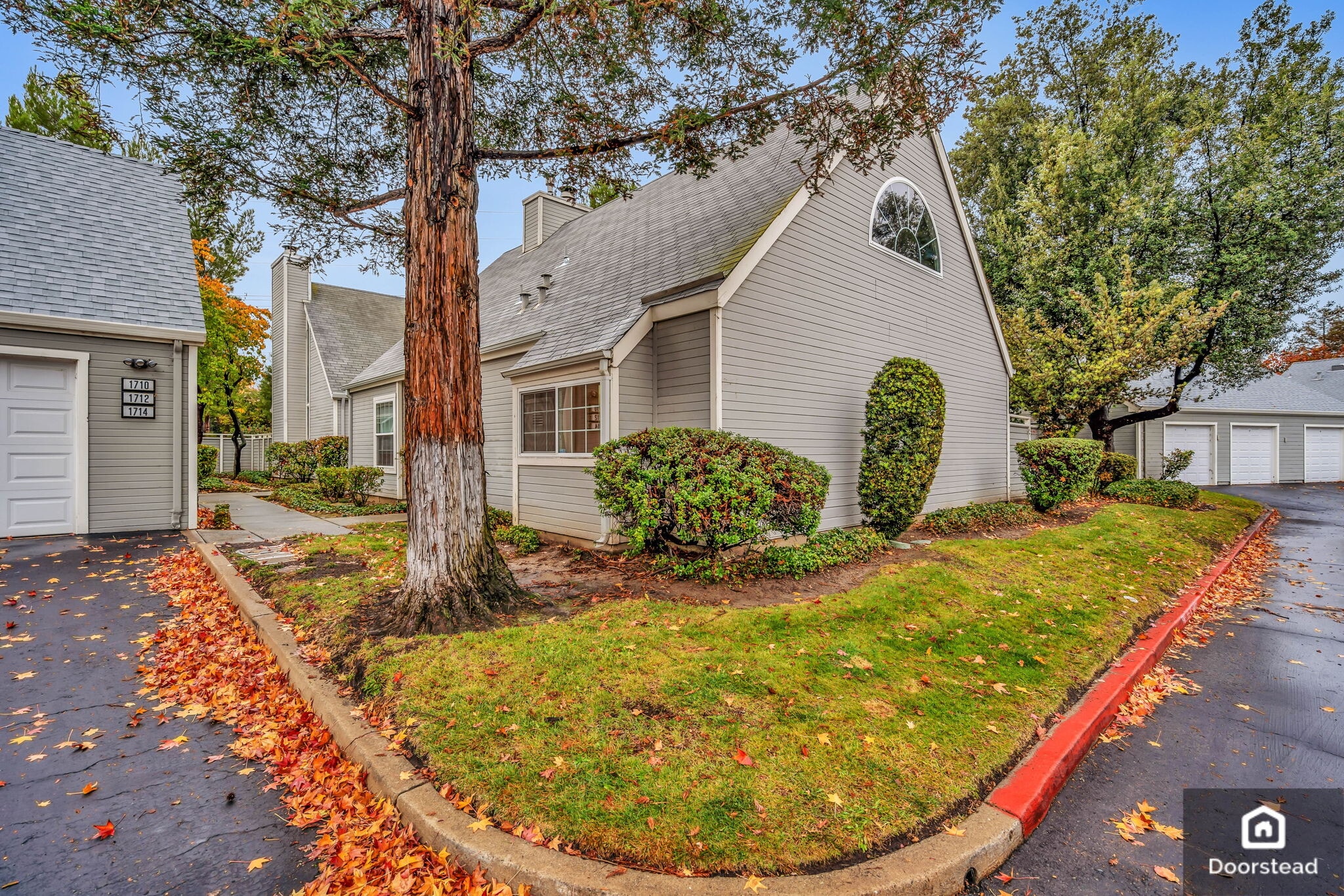 Building Photo - 1714 Somerset Pl