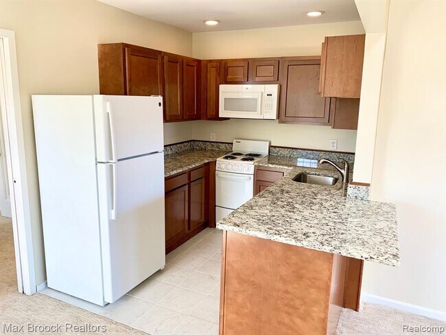 Building Photo - 156 N Worth St