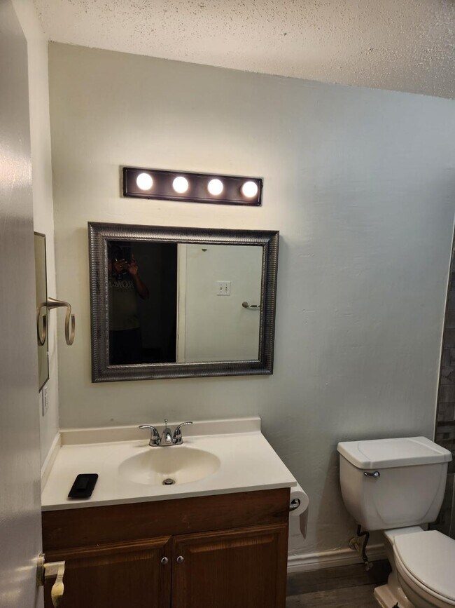 Building Photo - 4618 Country Creek Dr