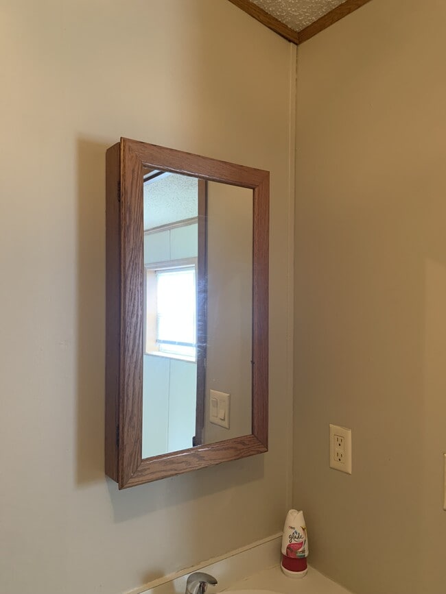 Building Photo - 122 Zackary St