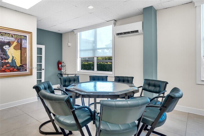 Building Photo - 2851 S Ocean Blvd