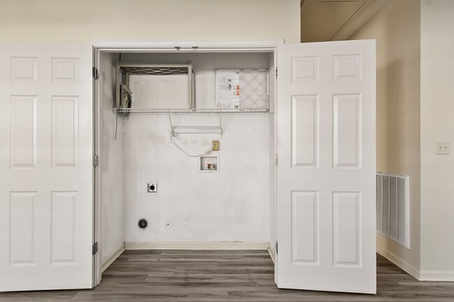 Building Photo - East Tuscaloosa Garden Home in Camden Lake