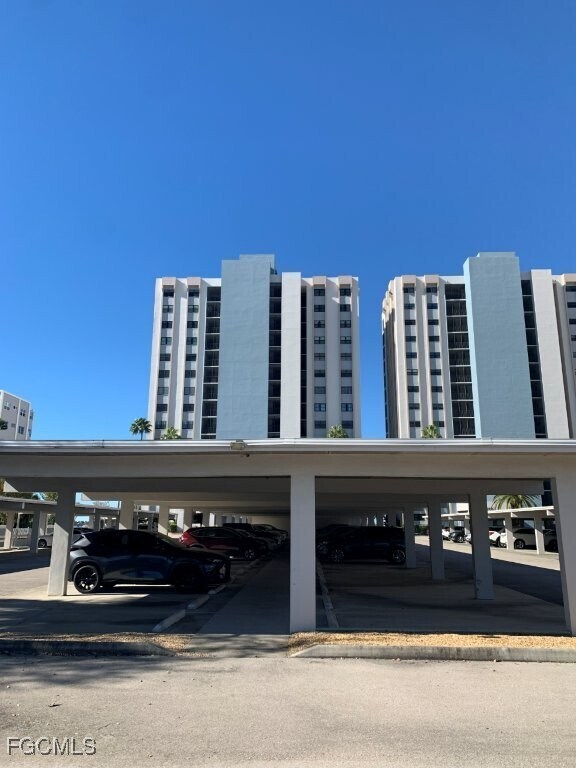 Building Photo - 1925 Clifford St
