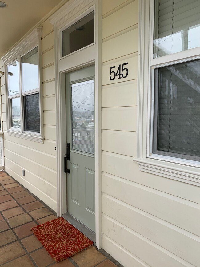 entrance - 545 Wisconsin St