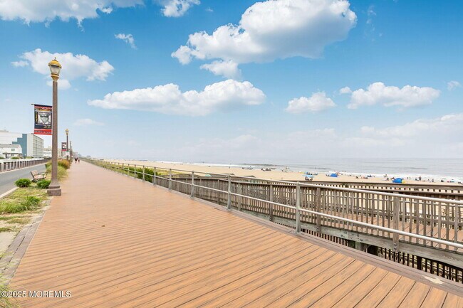 Building Photo - 525 Ocean Blvd
