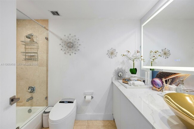 Building Photo - 848 Brickell Key Dr