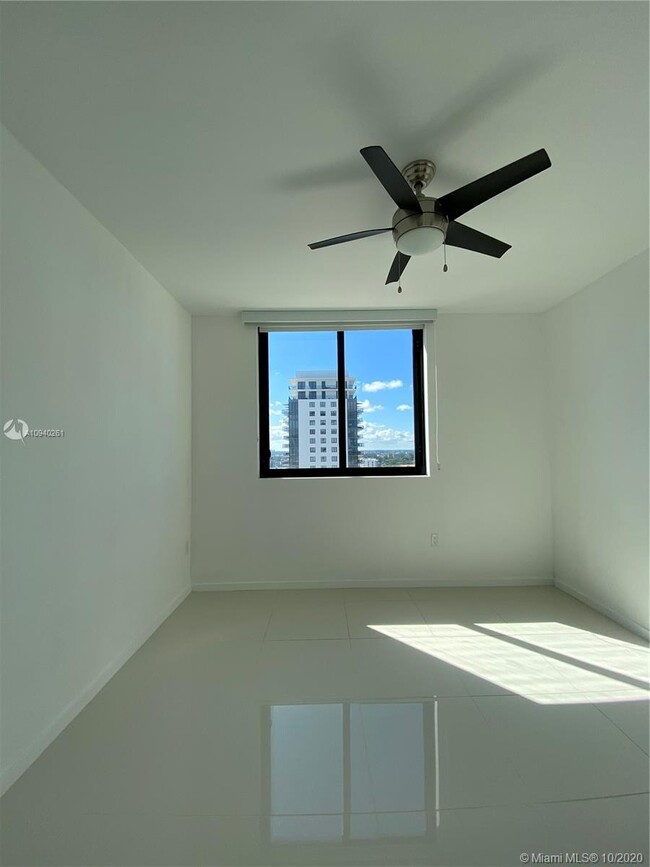 Building Photo - 5300 Paseo Blvd