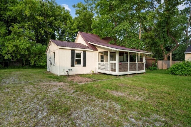 Primary Photo - 3 Bedroom 1 Bath Rental in Oneida, NY!