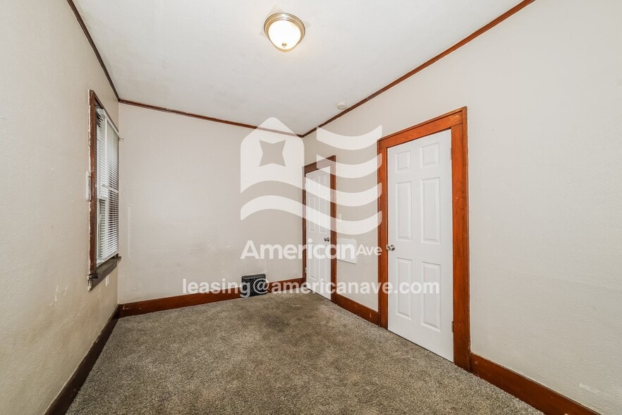 Building Photo - 1125 W McClure Ave