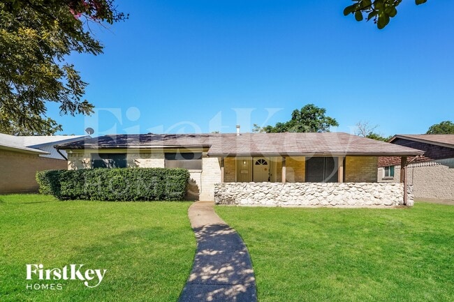 Primary Photo - 215 Oriole Blvd