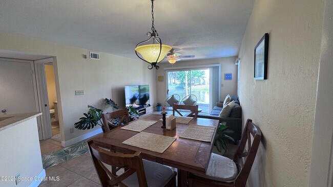 Building Photo - 1841 Island Club Dr