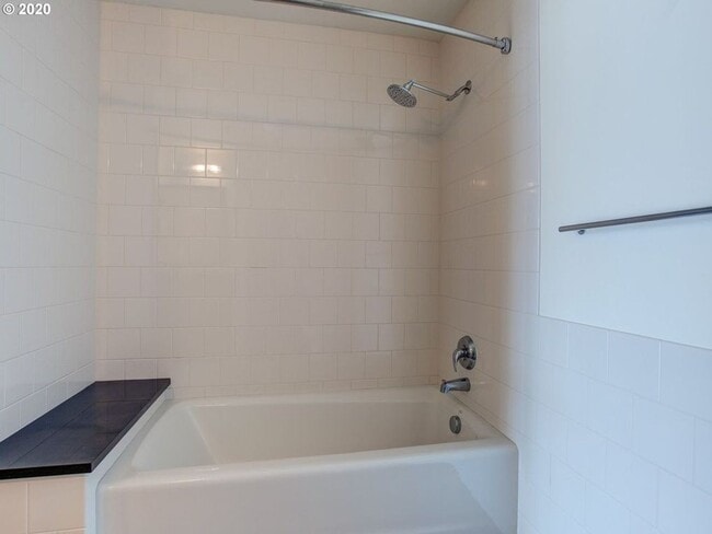 Building Photo - Elizabeth Tower Condo in the Pearl