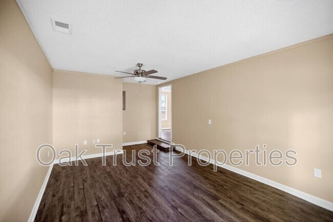 Building Photo - 103 Cambell Ct