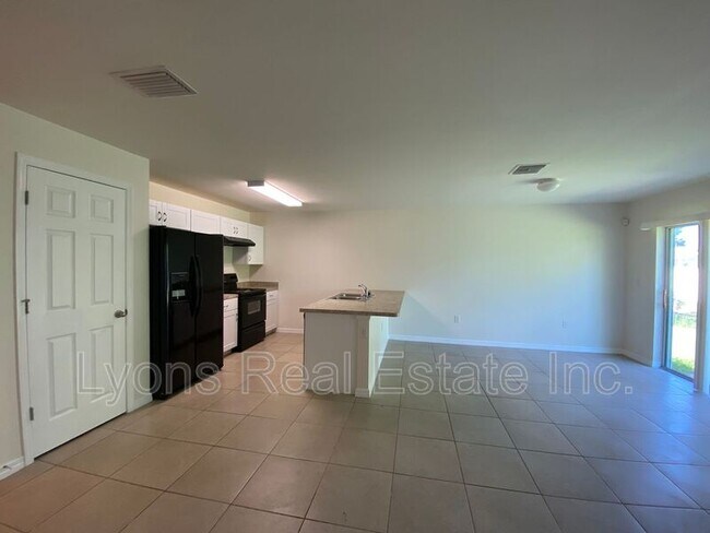 Building Photo - 5521 Gillot Blvd